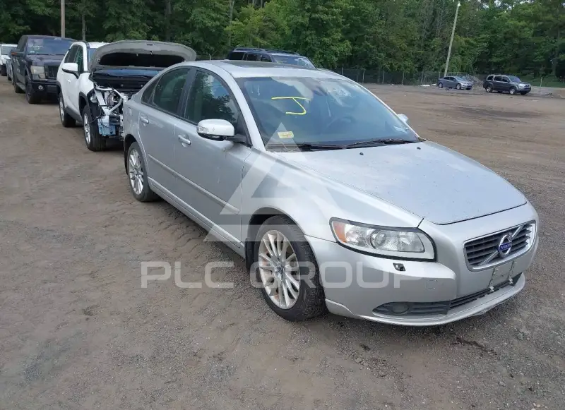 2011 Volvo S40 фото