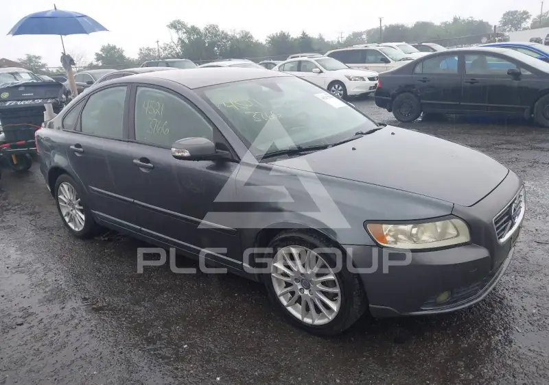 2011 Volvo S40 фото