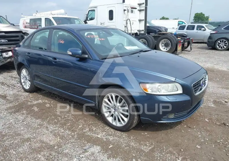 2011 Volvo S40 фото