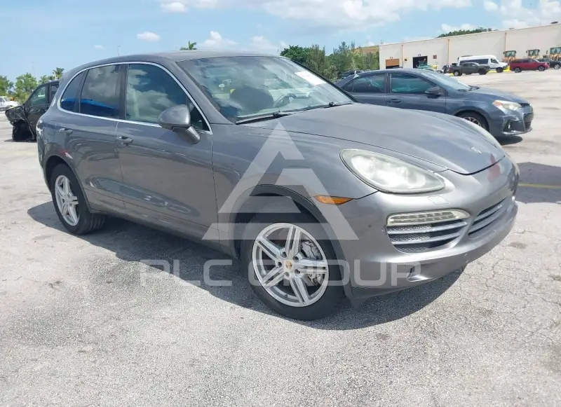 2011 Porsche Cayenne photo