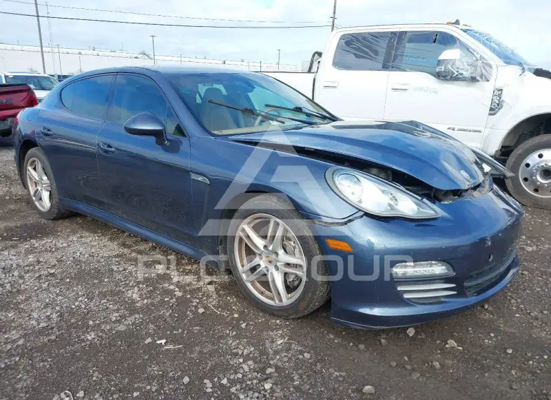 2011 Porsche Panamera photo