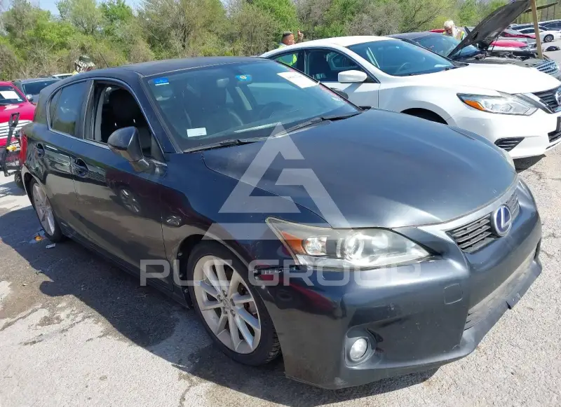 2011 Lexus CT200 photo