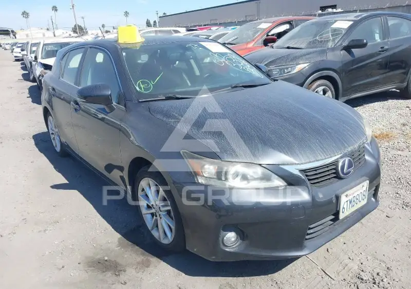 2011 Lexus CT200 photo