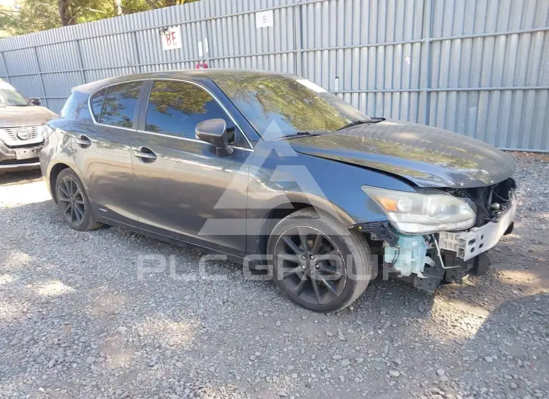 2011 Lexus CT200 photo
