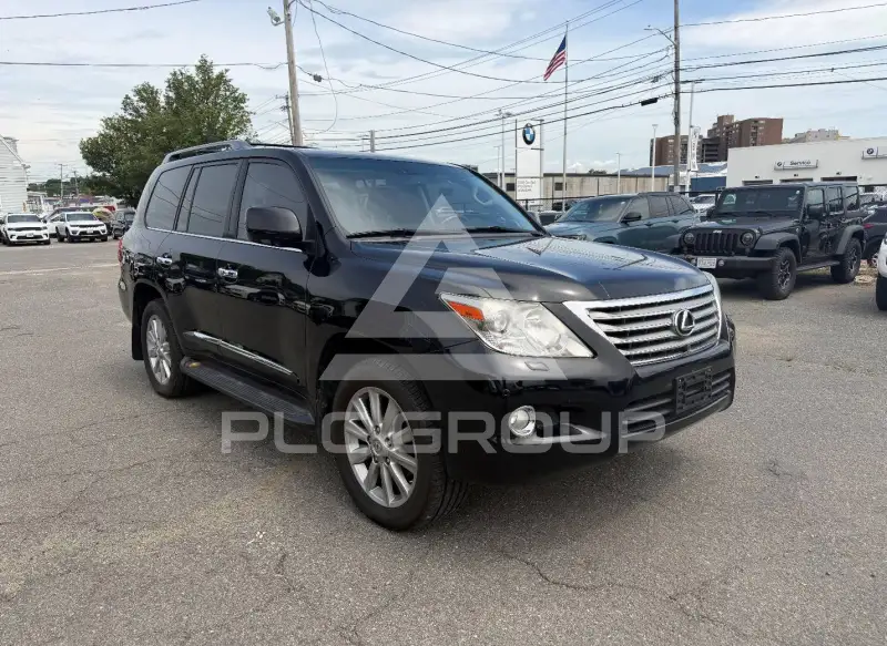 2011 Lexus LX570 photo