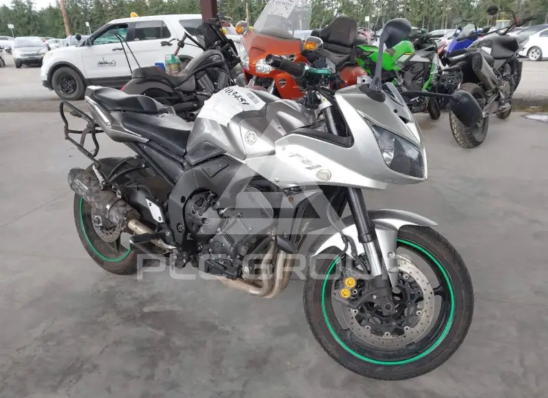 2011 Yamaha FZ1 photo
