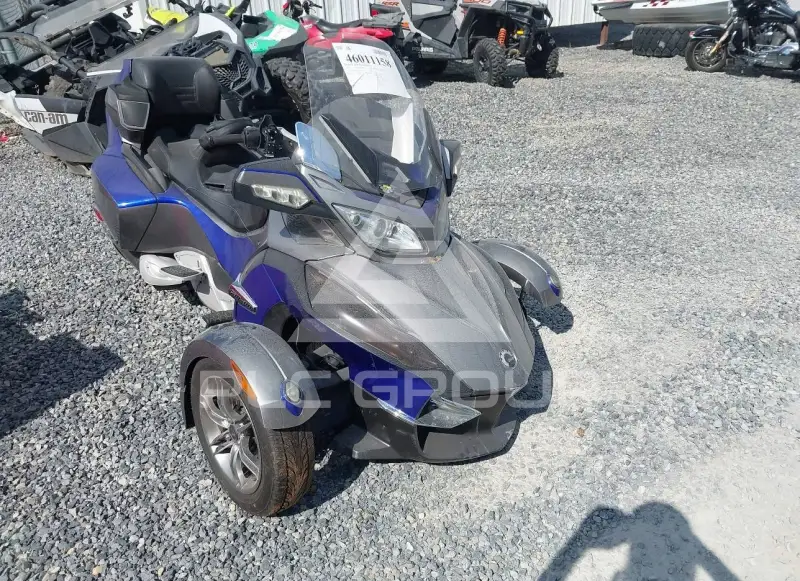 2011 Can-AM SPYDER фото