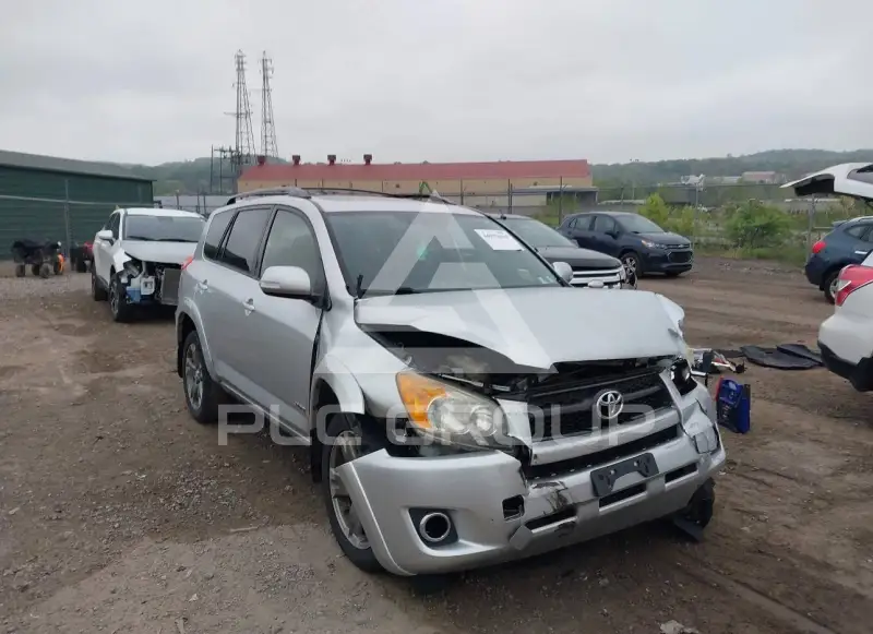 2011 Toyota RAV4 photo