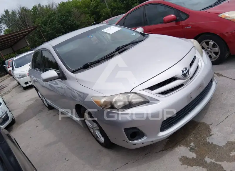 2011 Toyota COROLLA фото