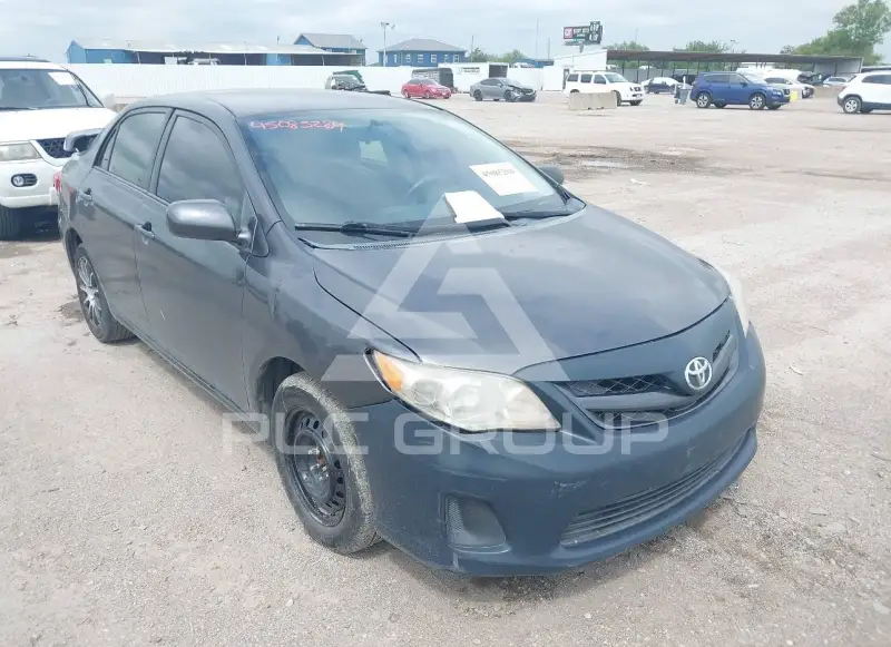 2011 Toyota COROLLA фото