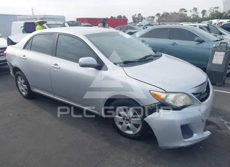 2011 Toyota COROLLA фото