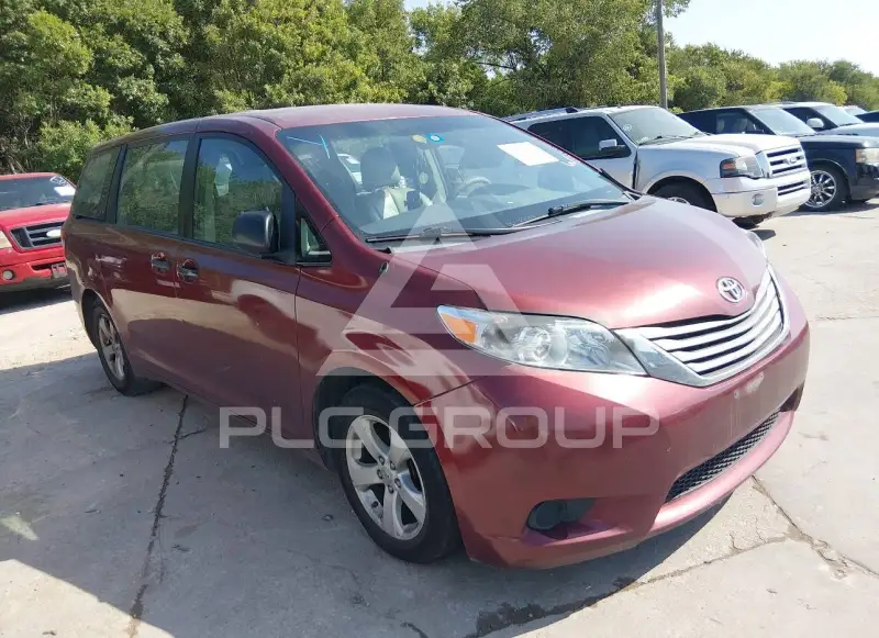2011 Toyota SIENNA photo