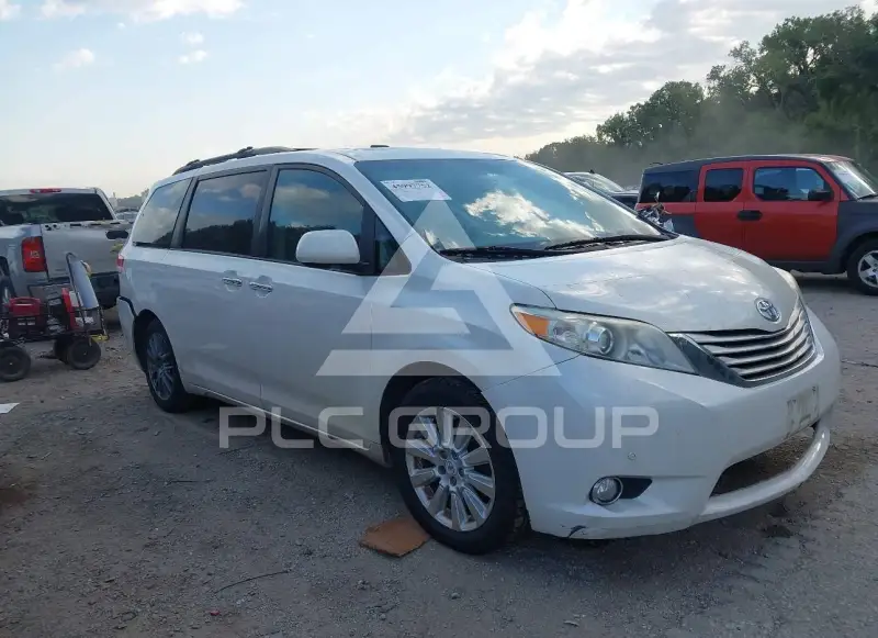 2011 Toyota SIENNA photo