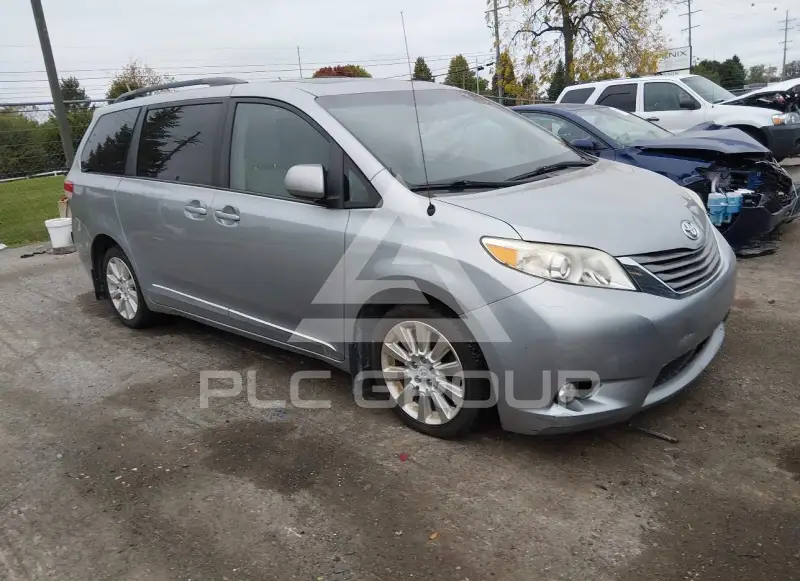 2011 Toyota SIENNA фото