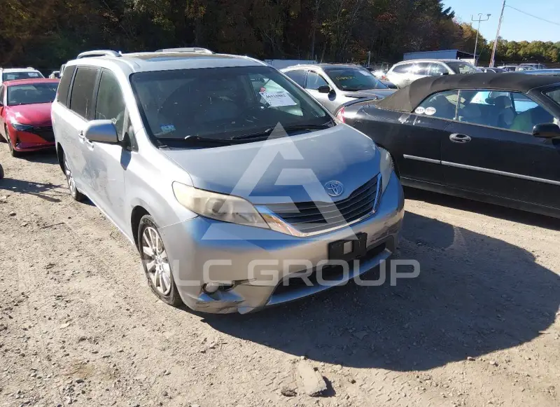 2011 Toyota SIENNA фото