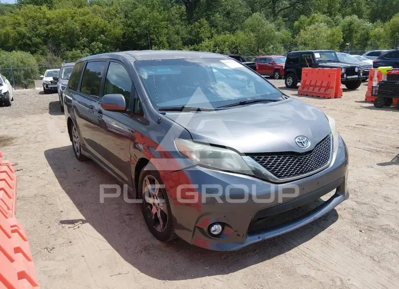 2011 Toyota SIENNA фото
