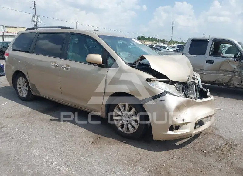2011 Toyota SIENNA фото