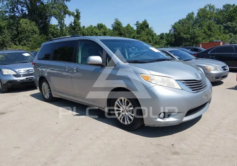 2011 Toyota SIENNA фото