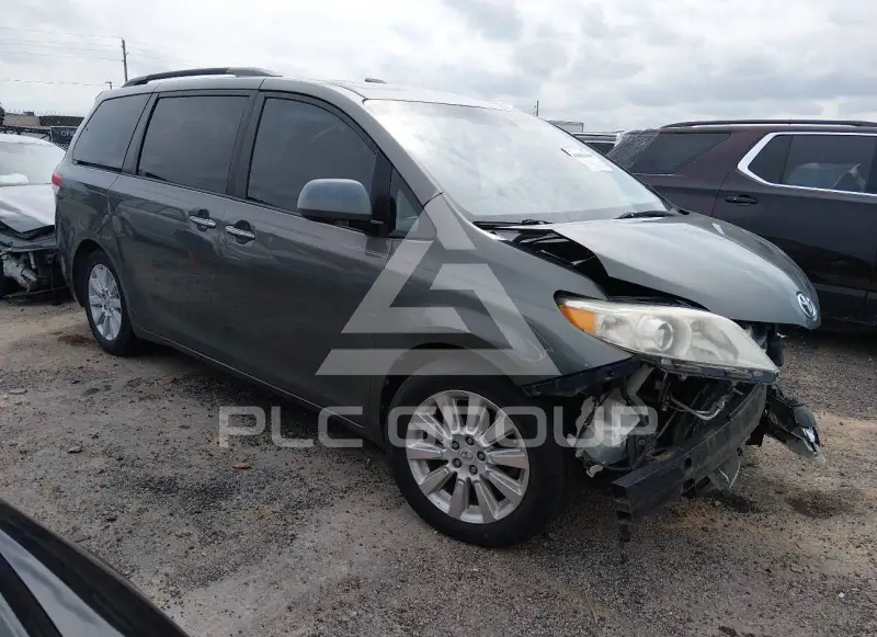 2011 Toyota SIENNA photo