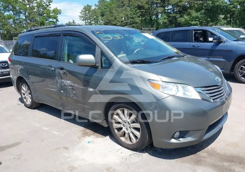 2011 Toyota SIENNA фото