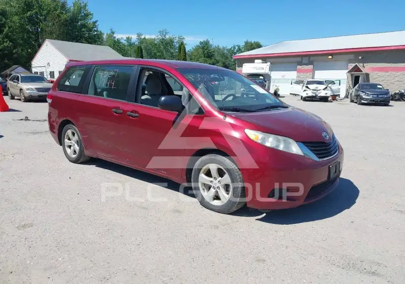 2011 Toyota SIENNA фото