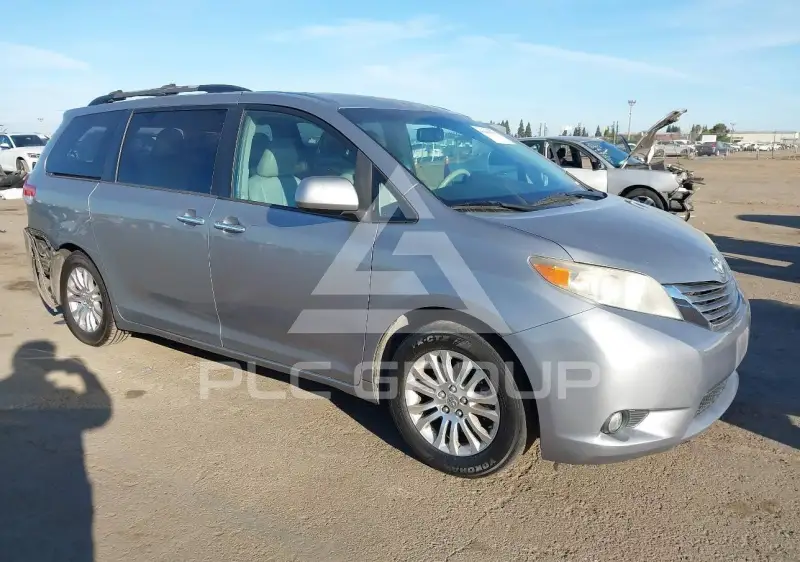 2011 Toyota SIENNA фото