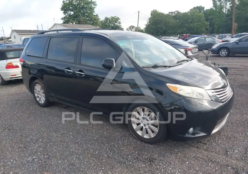 2011 Toyota SIENNA photo