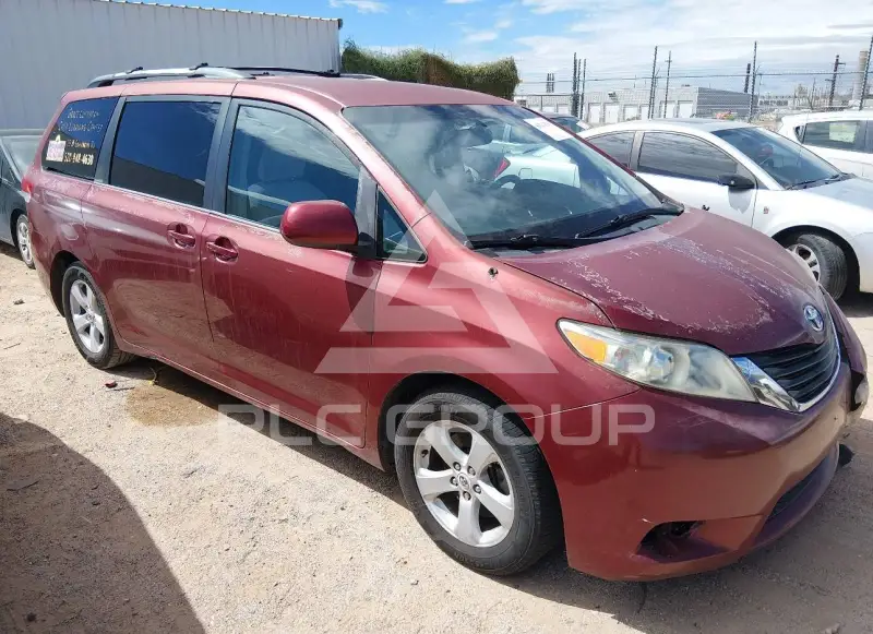 2011 Toyota SIENNA фото