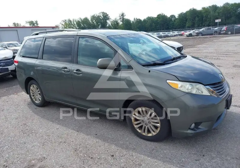 2011 Toyota SIENNA фото