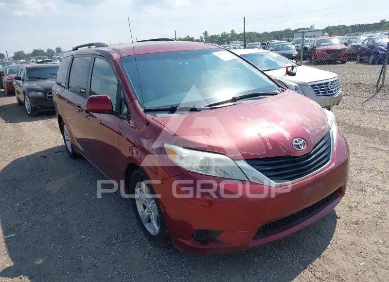 2011 Toyota SIENNA photo