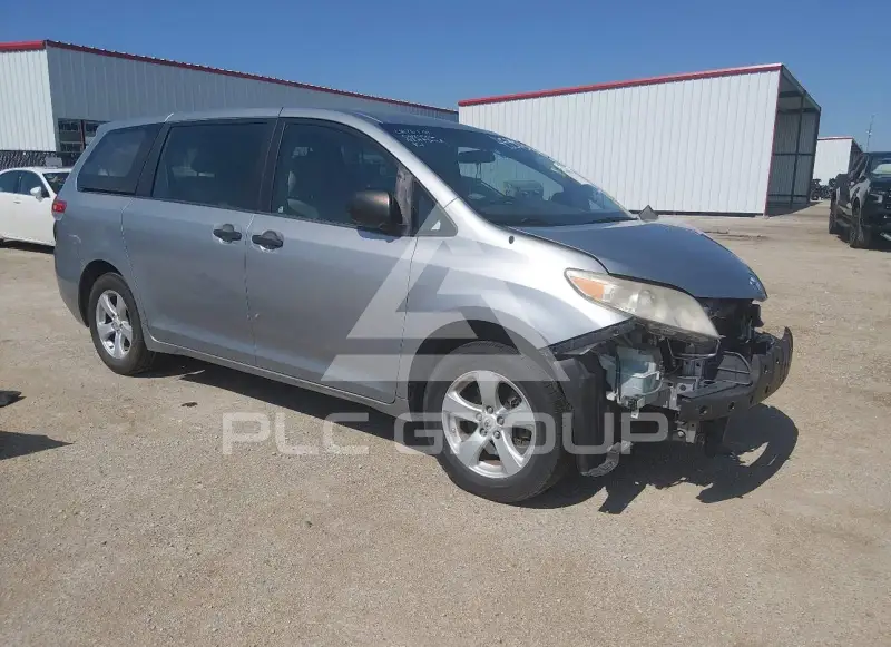2011 Toyota SIENNA фото