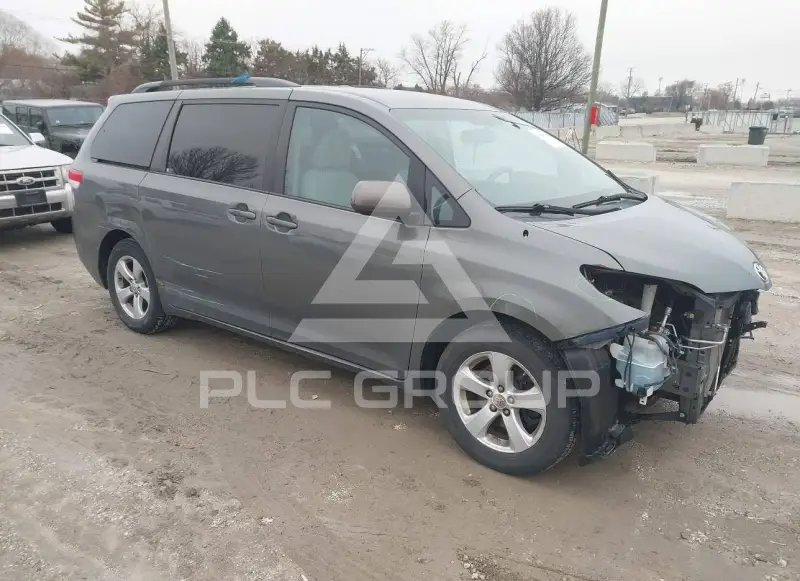 2011 Toyota SIENNA photo
