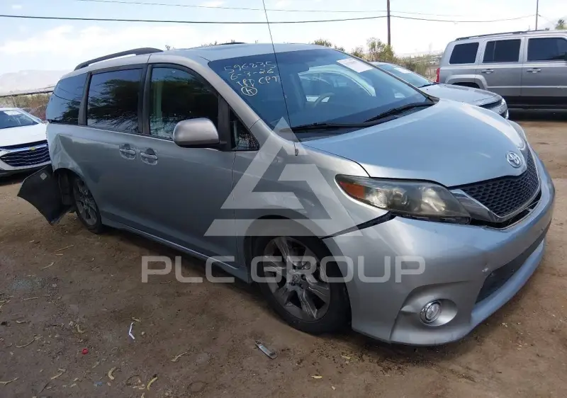 2011 Toyota SIENNA photo