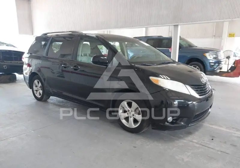 2011 Toyota SIENNA фото