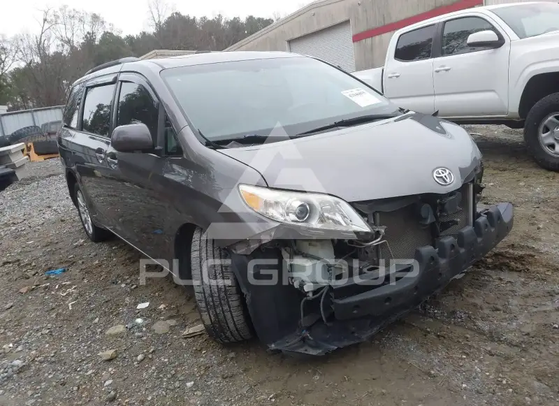 2011 Toyota SIENNA фото