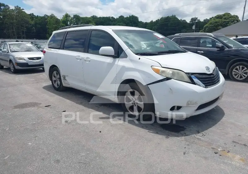 2011 Toyota SIENNA фото