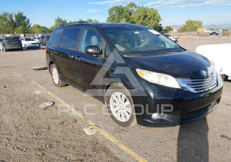 2011 Toyota SIENNA фото