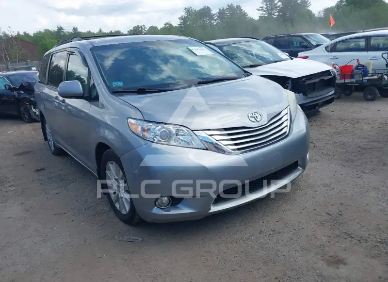 2011 Toyota SIENNA фото