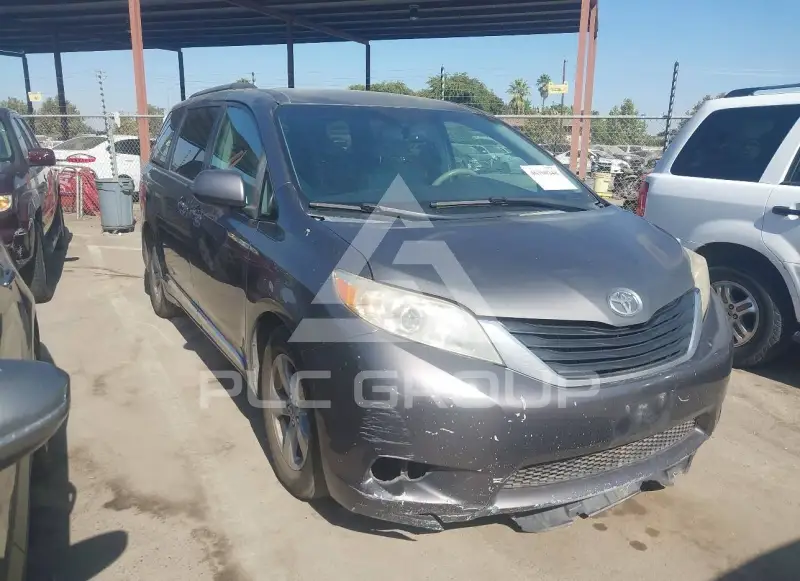 2011 Toyota SIENNA фото