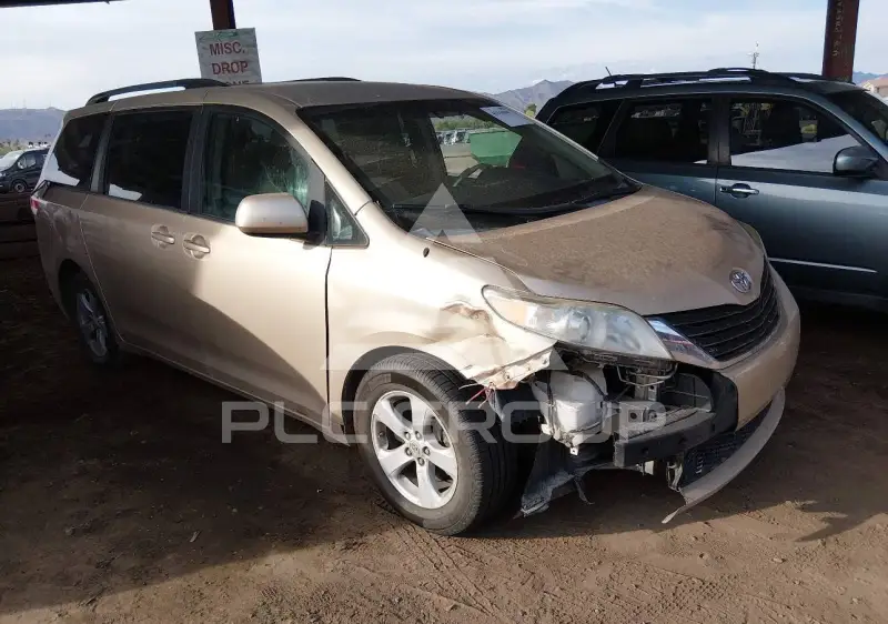2011 Toyota SIENNA фото