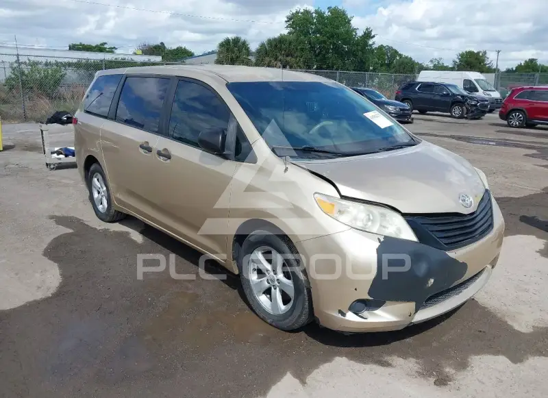 2011 Toyota SIENNA photo