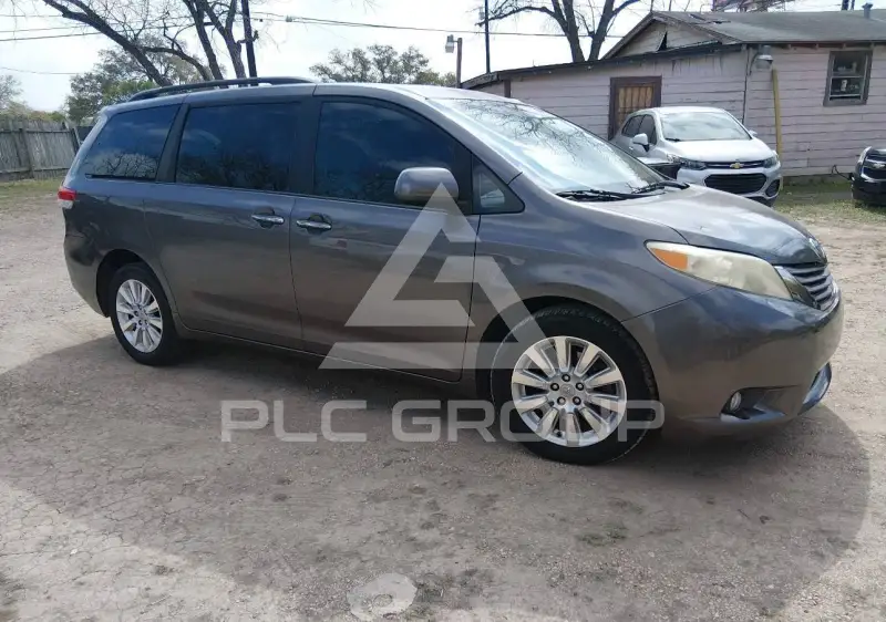 2011 Toyota SIENNA фото