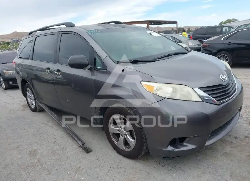 2011 Toyota SIENNA фото