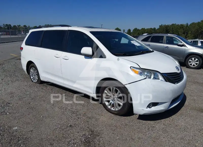 2011 Toyota SIENNA фото
