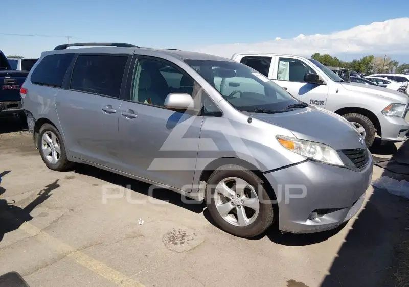 2011 Toyota SIENNA фото