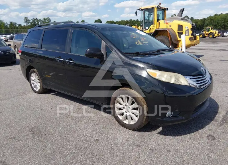 2011 Toyota SIENNA photo