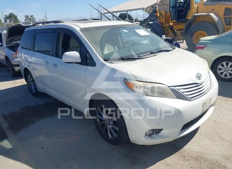 2011 Toyota SIENNA фото