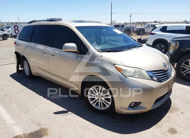 2011 Toyota SIENNA фото
