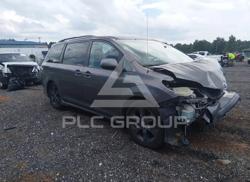 2011 Toyota SIENNA фото