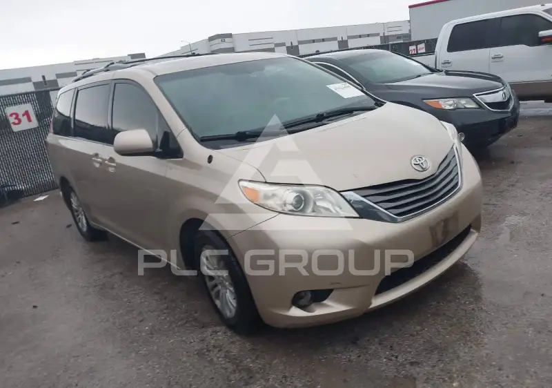 2011 Toyota SIENNA photo